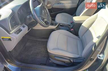 Седан Hyundai Elantra 2018 в 