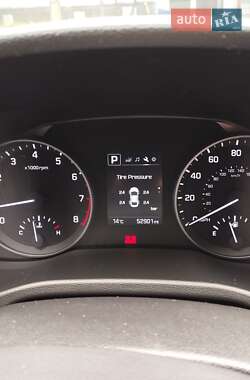 Седан Hyundai Elantra 2018 в 