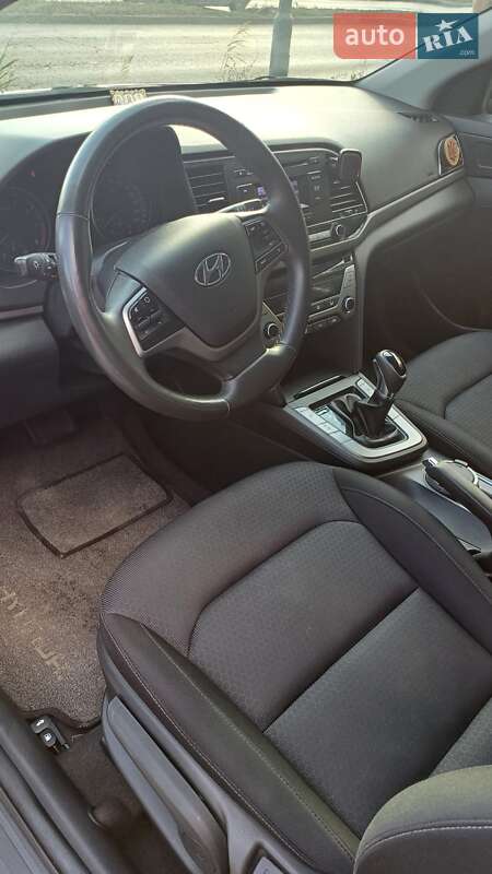 Седан Hyundai Elantra 2018 в Ізмаїлі