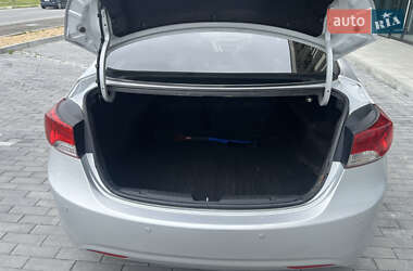 Седан Hyundai Elantra 2011 в 