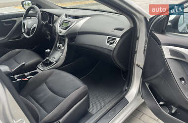 Седан Hyundai Elantra 2011 в 