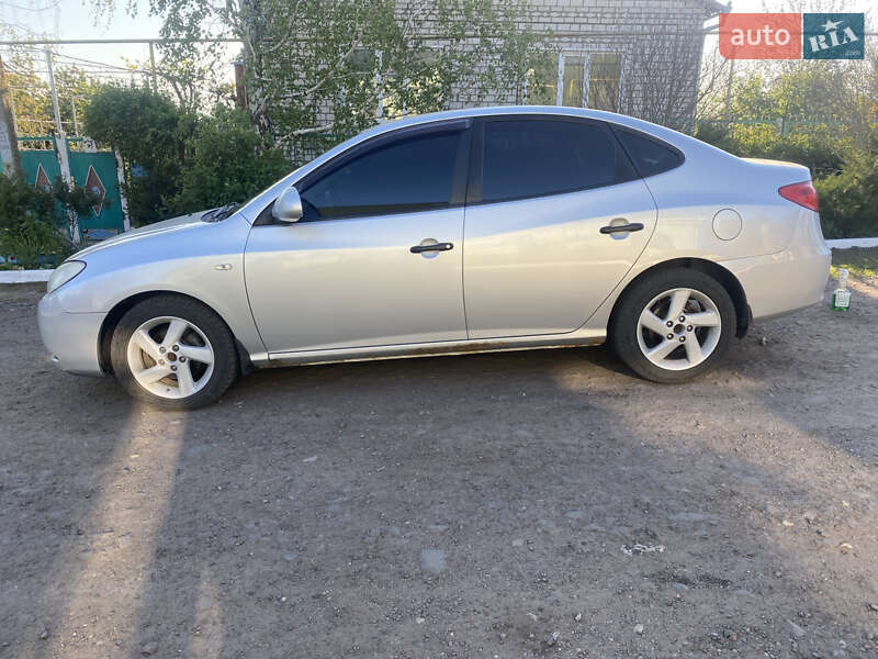 Седан Hyundai Elantra 2007 в Доманевке