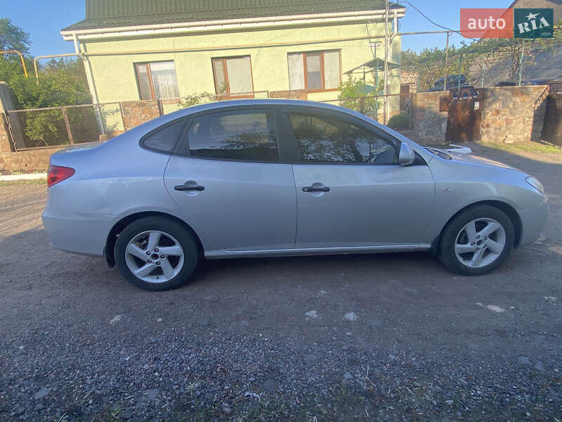Седан Hyundai Elantra 2007 в Доманевке