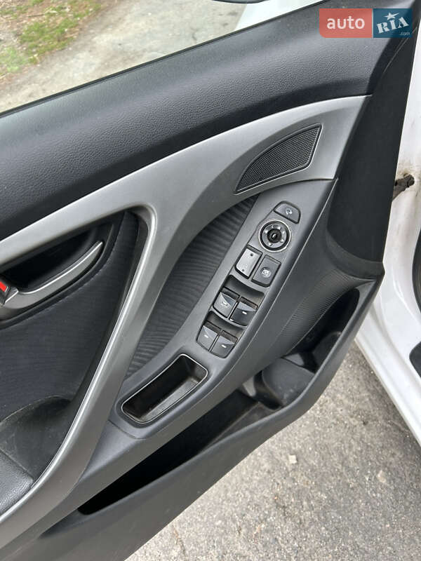 Седан Hyundai Elantra 2013 в Переяславе