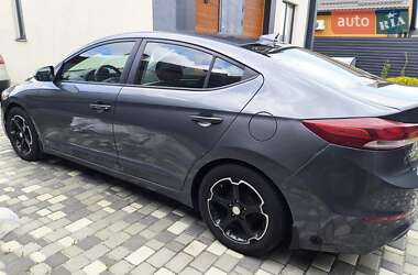 Седан Hyundai Elantra 2018 в 