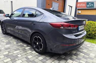 Седан Hyundai Elantra 2018 в 