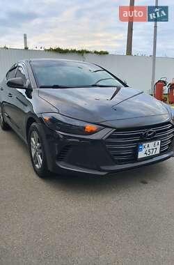 Седан Hyundai Elantra 2016 в Киеве