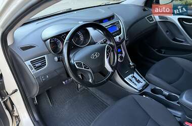 Седан Hyundai Elantra 2012 в 