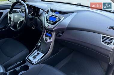 Седан Hyundai Elantra 2012 в 