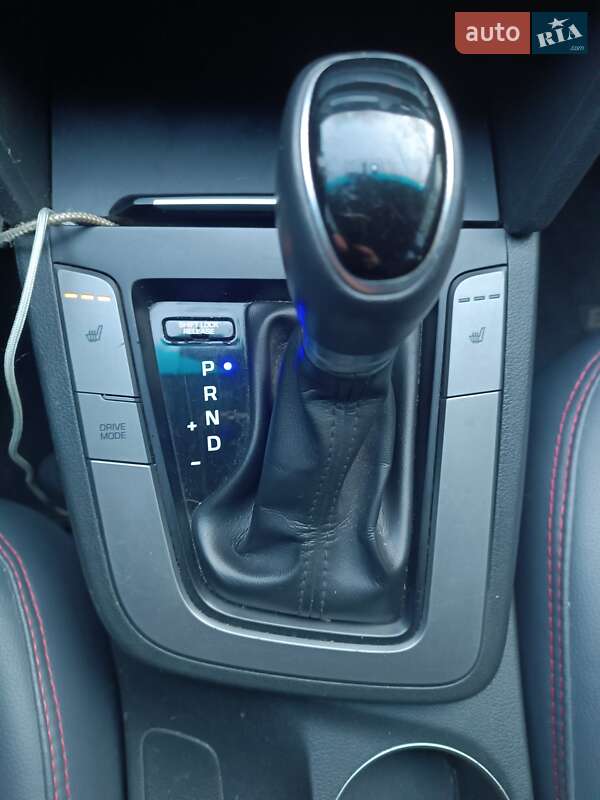 Седан Hyundai Elantra 2016 в Запоріжжі
