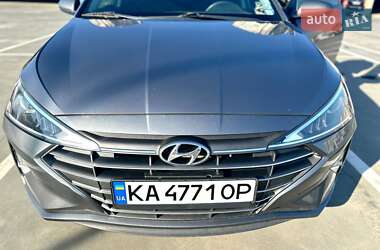Седан Hyundai Elantra 2019 в Києві