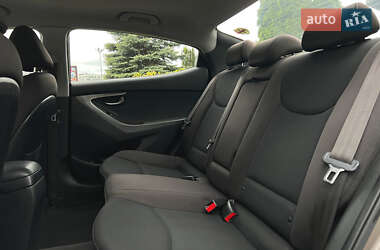 Седан Hyundai Elantra 2013 в 
