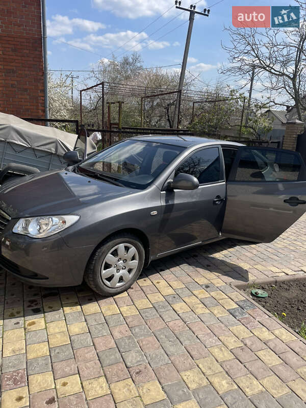 Седан Hyundai Elantra 2008 в Павлограді