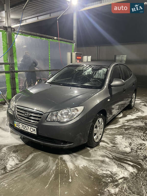 Седан Hyundai Elantra 2008 в Павлограді