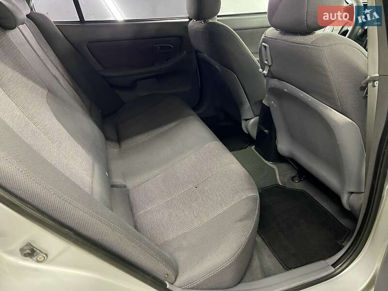 Седан Hyundai Elantra 2005 в Тернополе