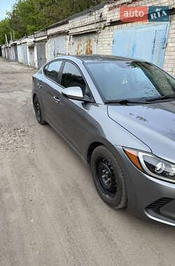 Седан Hyundai Elantra 2017 в 