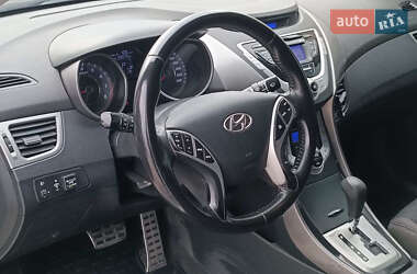 Седан Hyundai Elantra 2012 в 