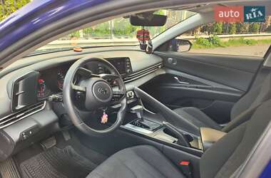 Седан Hyundai Elantra 2021 в 
