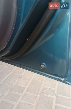 Седан Hyundai Elantra 2000 в 