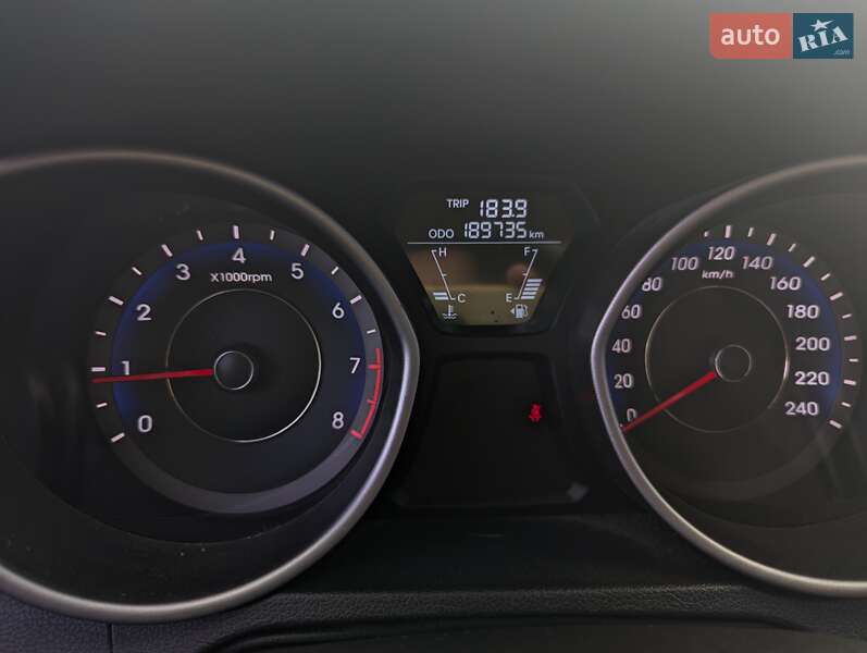 Седан Hyundai Elantra 2012 в Киеве