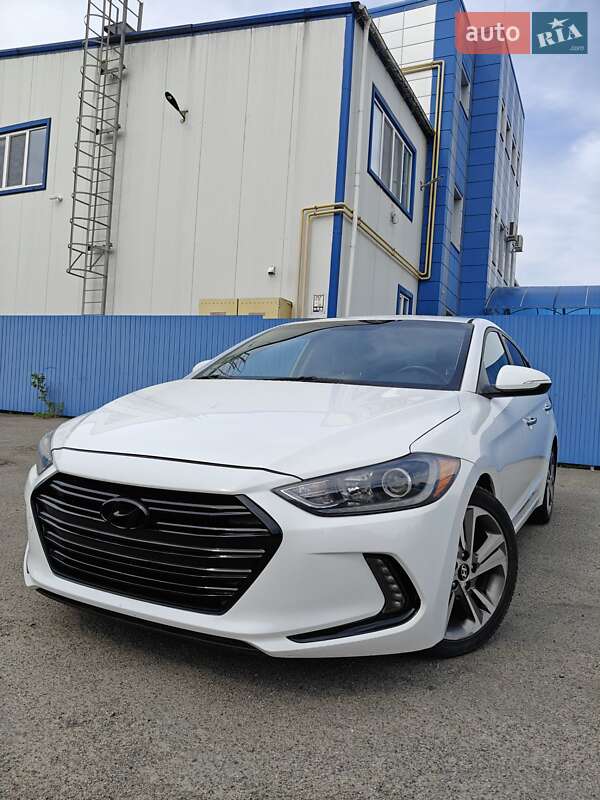 Седан Hyundai Elantra 2016 в 