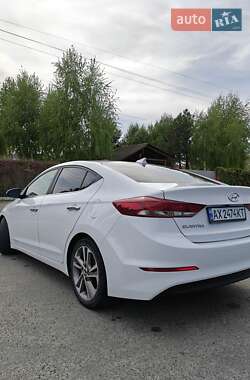Седан Hyundai Elantra 2016 в 