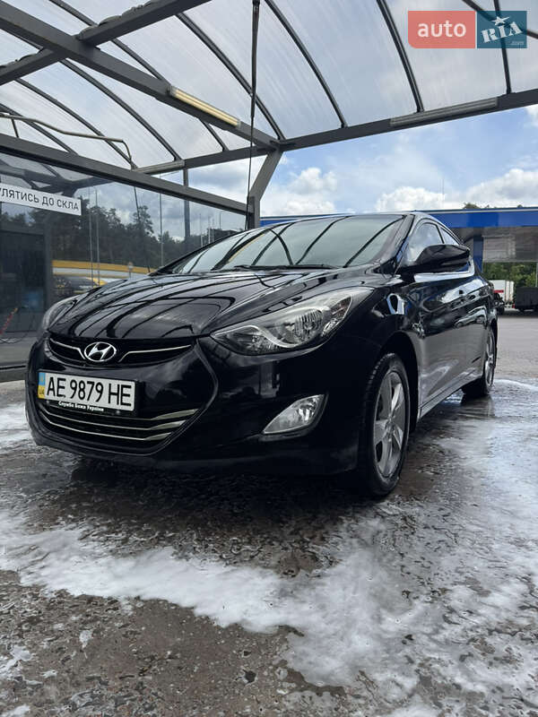 Седан Hyundai Elantra 2013 в 