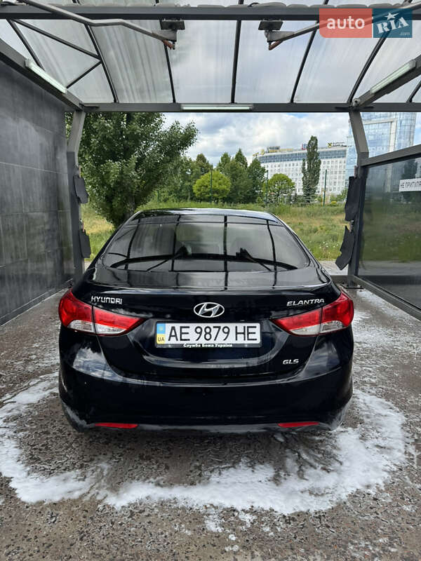 Седан Hyundai Elantra 2013 в Києві