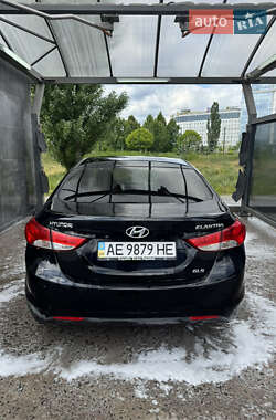 Седан Hyundai Elantra 2013 в 