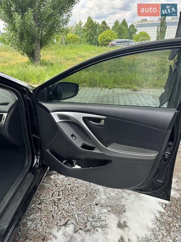 Седан Hyundai Elantra 2013 в Києві
