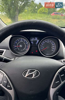 Седан Hyundai Elantra 2013 в 