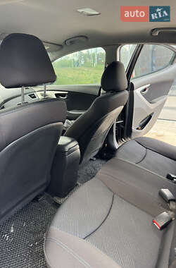 Седан Hyundai Elantra 2013 в 