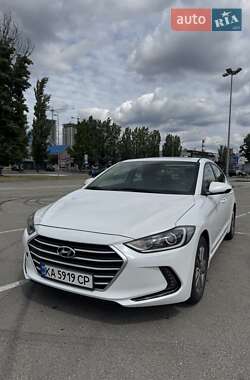 Седан Hyundai Elantra 2018 в Києві