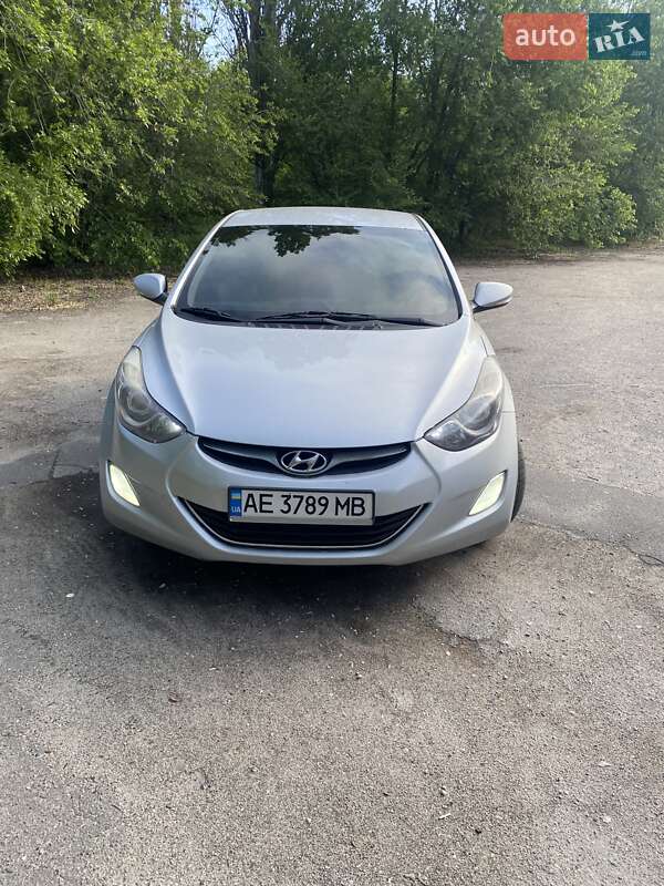 Седан Hyundai Elantra 2012 в Дніпрі