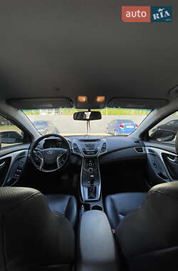 Седан Hyundai Elantra 2014 в 