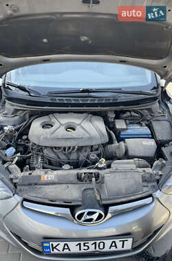 Седан Hyundai Elantra 2014 в 