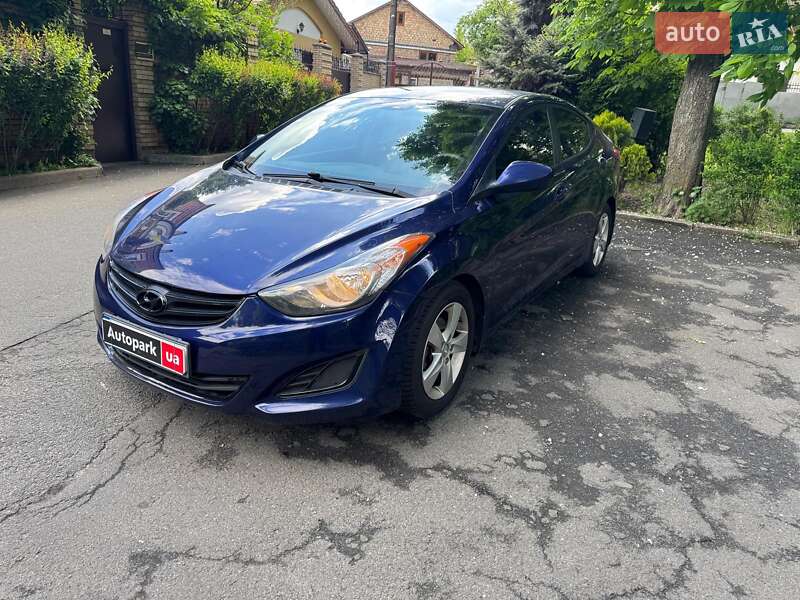 Седан Hyundai Elantra 2013 в 