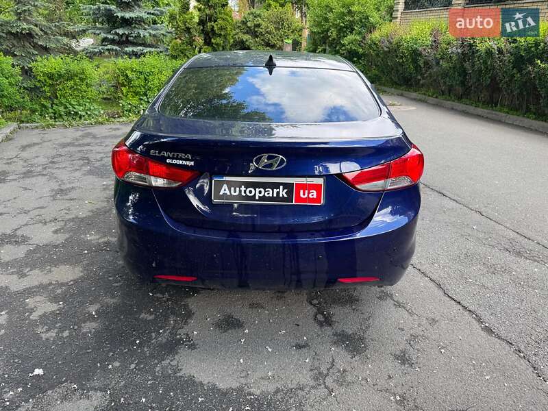 Седан Hyundai Elantra 2013 в Киеве