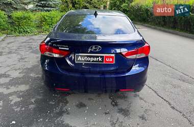 Седан Hyundai Elantra 2013 в 