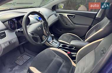 Седан Hyundai Elantra 2013 в 