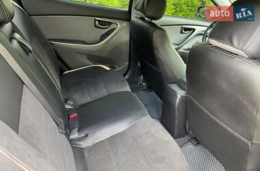 Седан Hyundai Elantra 2013 в 