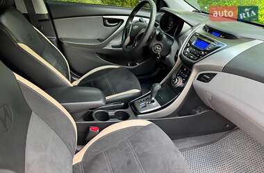 Седан Hyundai Elantra 2013 в 