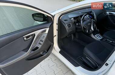 Седан Hyundai Elantra 2012 в 