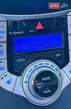 Седан Hyundai Elantra 2012 в 