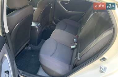 Седан Hyundai Elantra 2012 в 