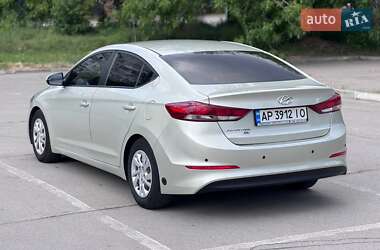 Седан Hyundai Elantra 2018 в 
