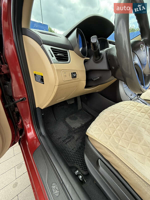 Седан Hyundai Elantra 2013 в Борисполе