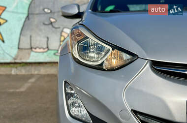 Седан Hyundai Elantra 2015 в 