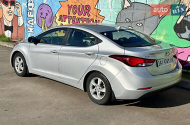 Седан Hyundai Elantra 2015 в 