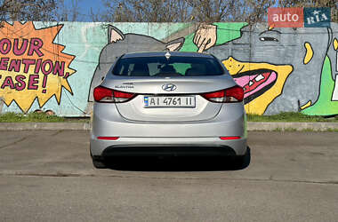 Седан Hyundai Elantra 2015 в 